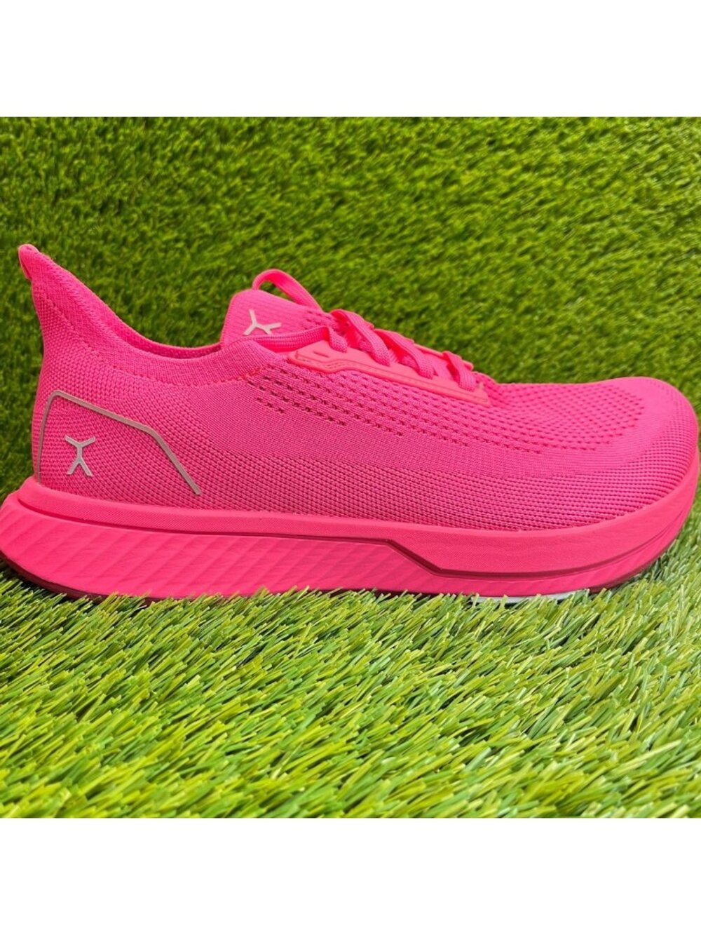 Flux Footwear Adapt Runner Neon Pink Mens Size 10 Athletic Knit Shoes Sneakers